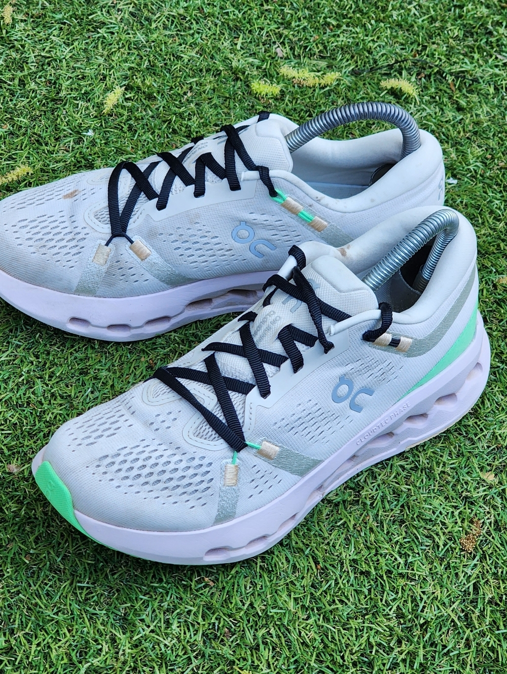 ON CLOUDSURFER - Womens Sneakers - SIZE 7.5 - ((Shoes Have Some Stain)) - Picture 3 of 11
